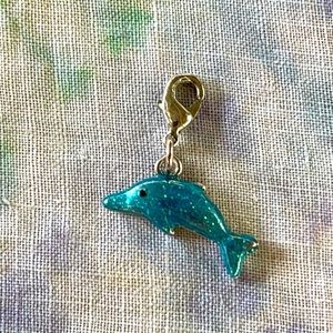 ✨3/$25✨ Dolphin Charm / zipper pull